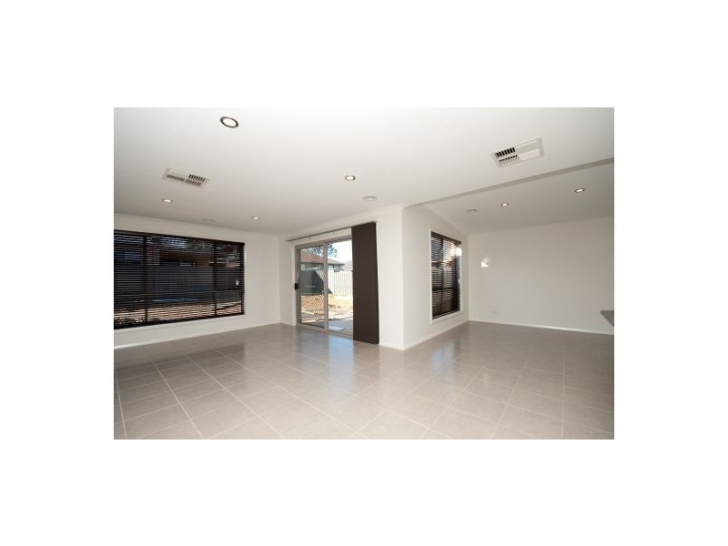 4 Willaroo Street, Thurgoona NSW 2640