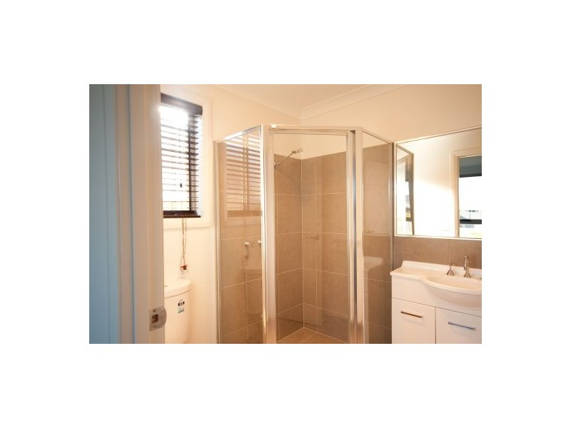 4 Willaroo Street, Thurgoona NSW 2640