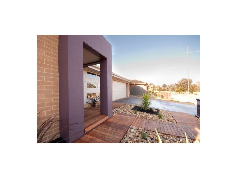 4 Willaroo Street, Thurgoona NSW 2640