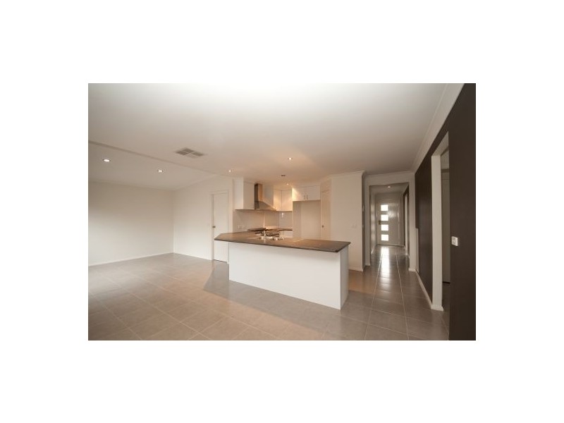 4 Willaroo Street, Thurgoona NSW 2640