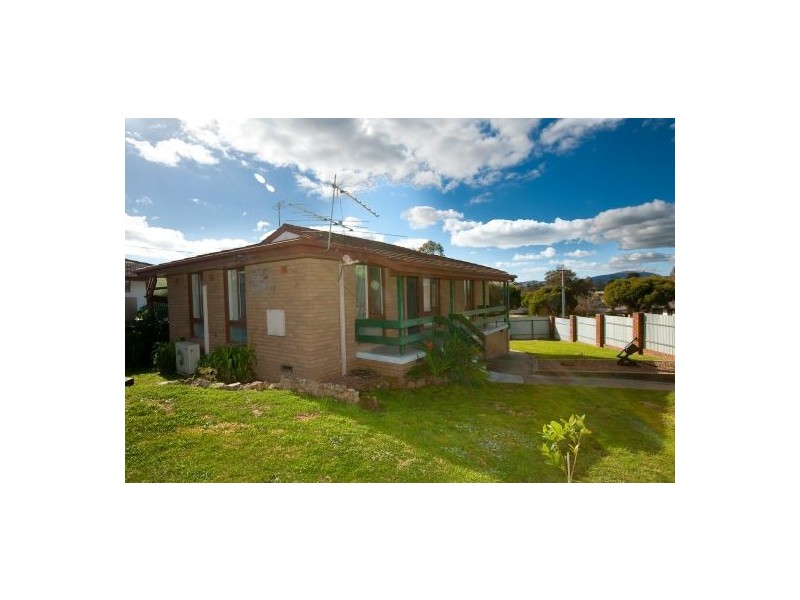 887 Monkhouse Pl, Lavington NSW 2641