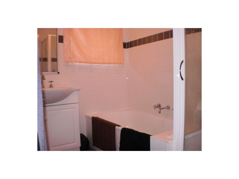 520 Munro Street, Lavington NSW 2641