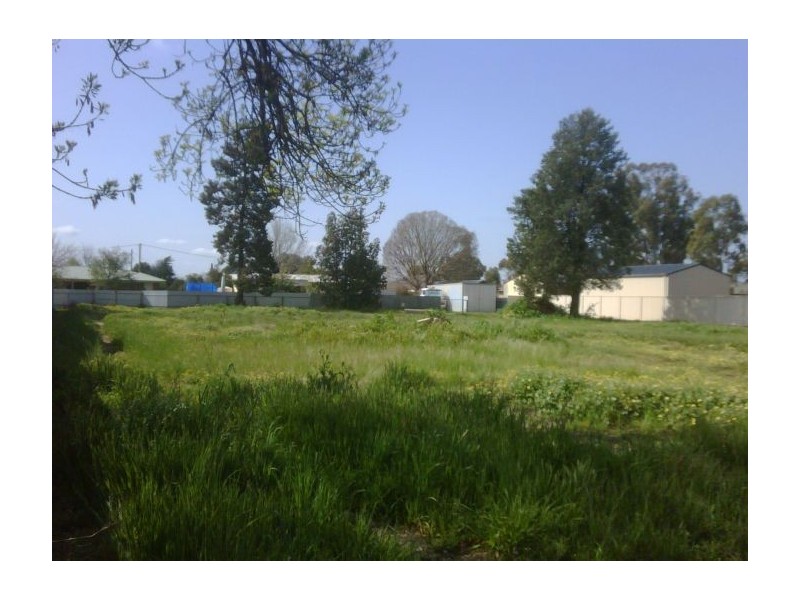 13 Fourth St, Henty NSW 2658