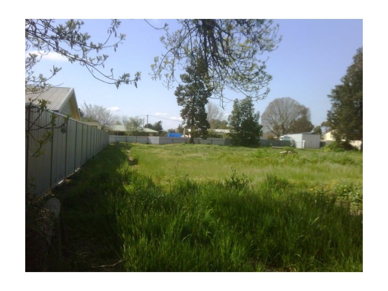 13 Fourth St, Henty NSW 2658