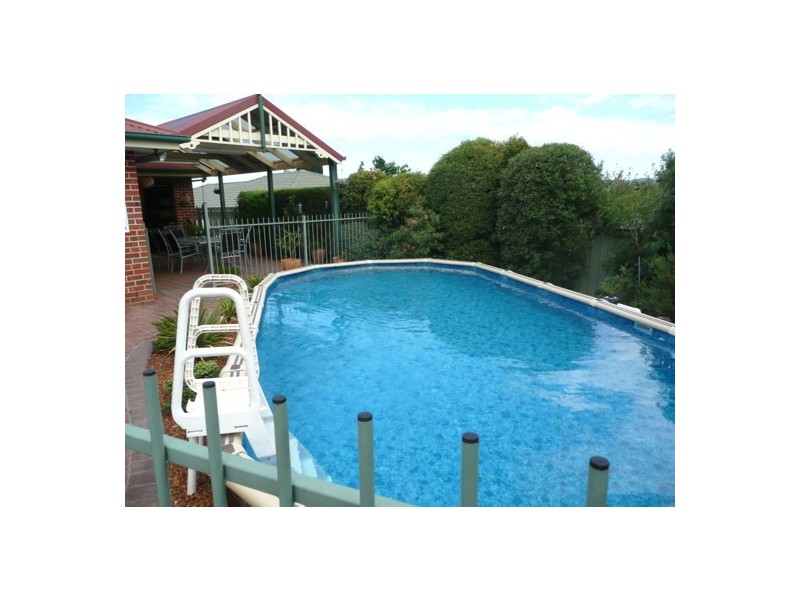 16 Honeysuckle St, Thurgoona NSW 2640