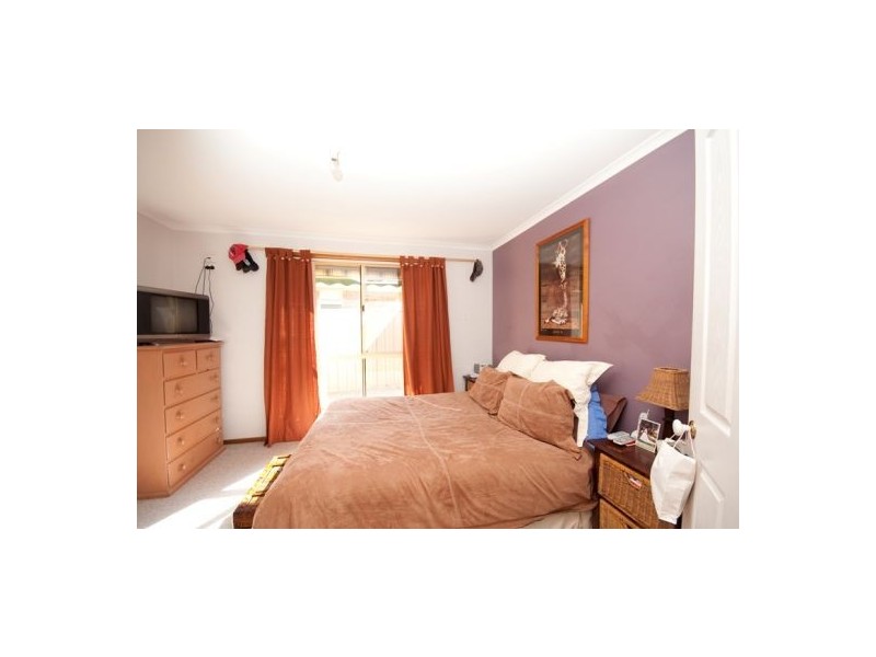 15 Condon Pl, Lavington NSW 2641