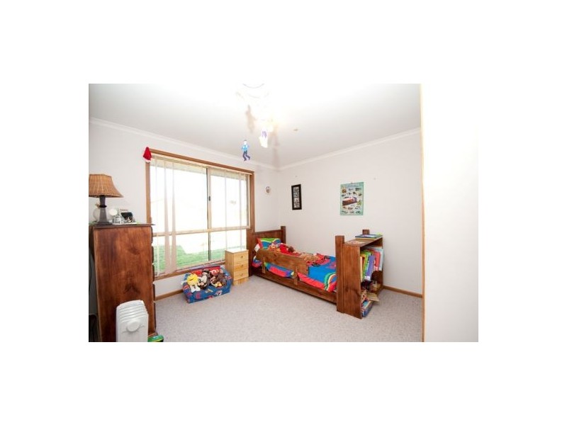 15 Condon Pl, Lavington NSW 2641