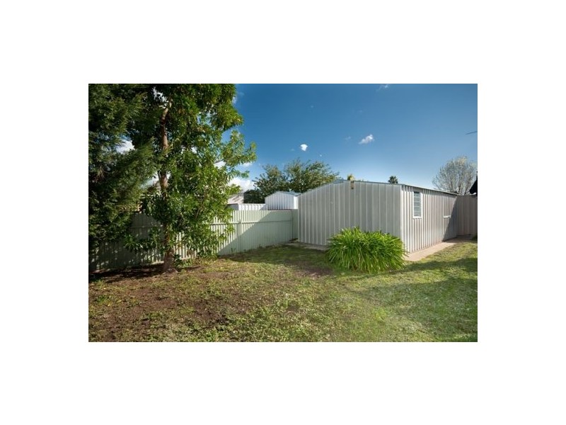 15 Condon Pl, Lavington NSW 2641