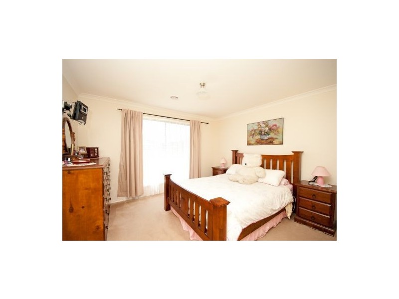 104 Hotham Crt, Thurgoona NSW 2640