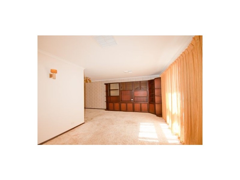 402 Dale Crescent, Lavington NSW 2641