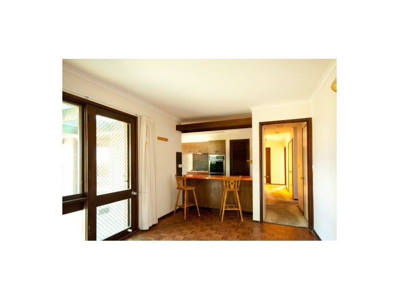 402 Dale Crescent, Lavington NSW 2641