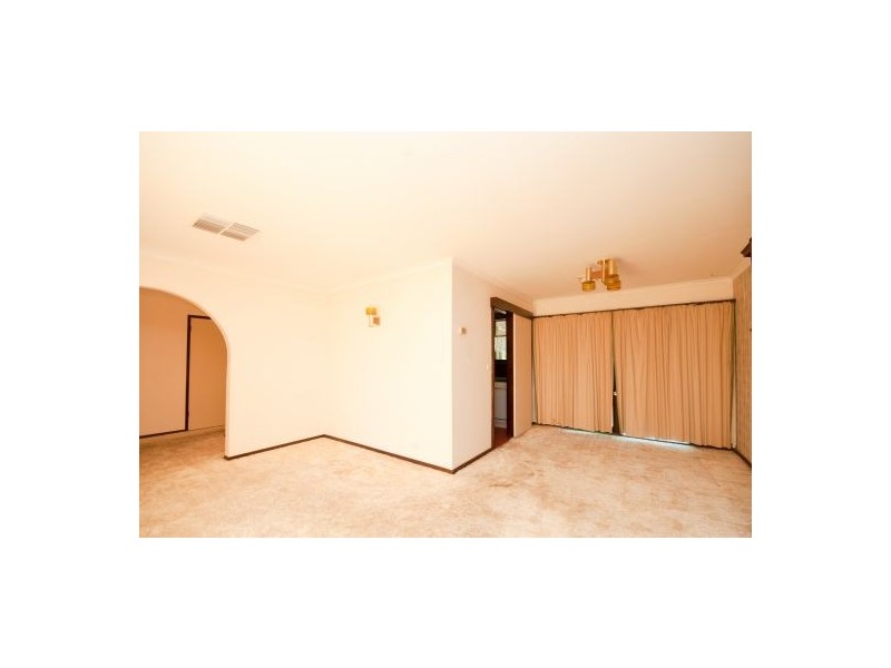 402 Dale Crescent, Lavington NSW 2641