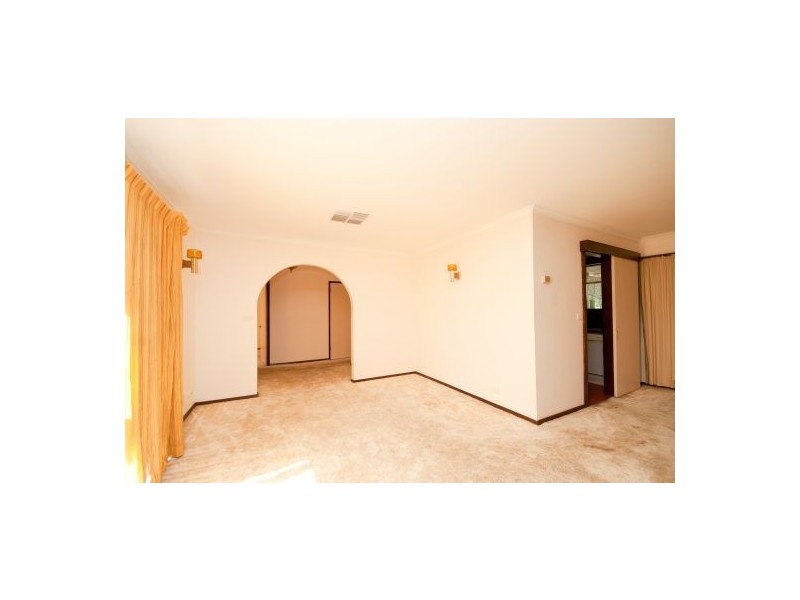 402 Dale Crescent, Lavington NSW 2641