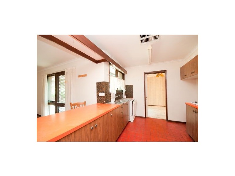 402 Dale Crescent, Lavington NSW 2641