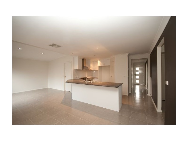 4 Willaroo Street, Thurgoona NSW 2640