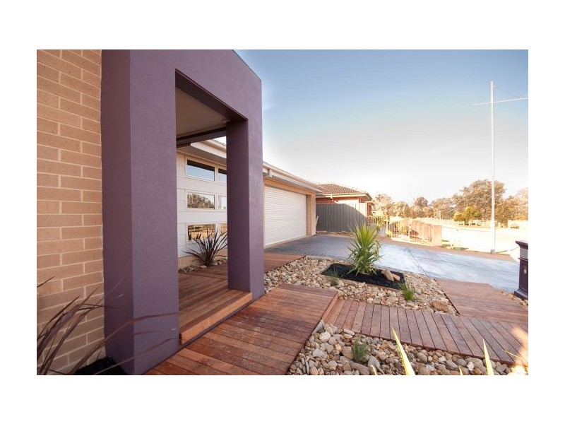 4 Willaroo Street, Thurgoona NSW 2640