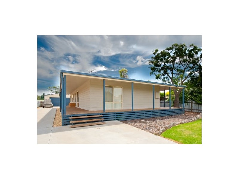570 Mair Street, Lavington NSW 2641