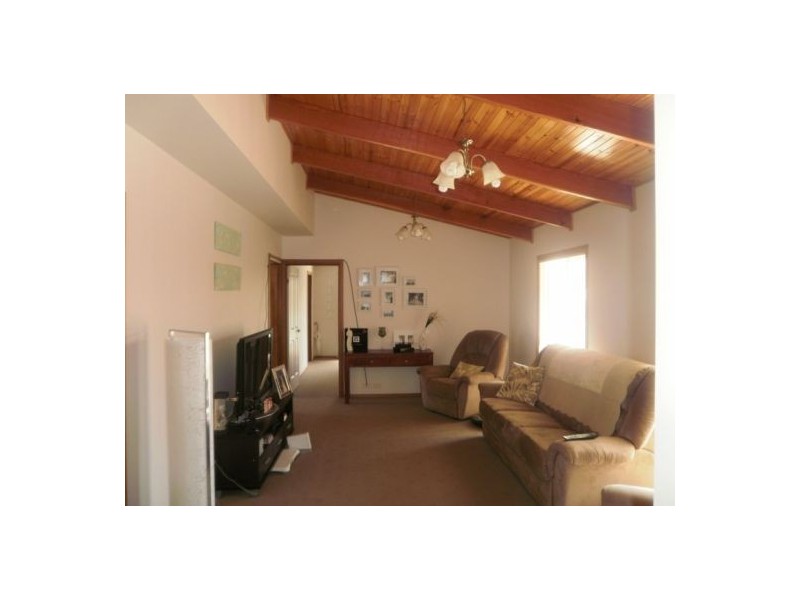 570 Mair Street, Lavington NSW 2641