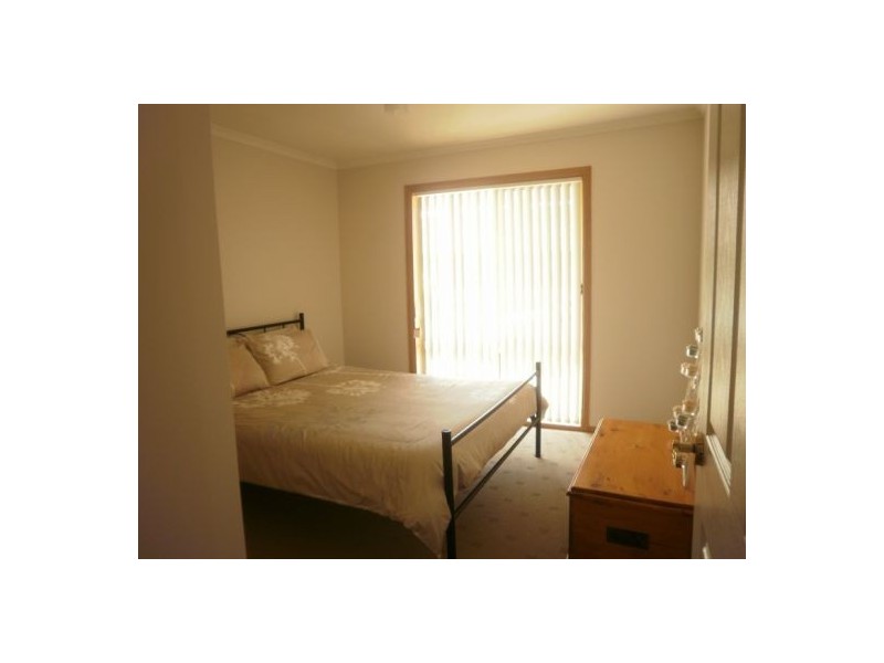 570 Mair Street, Lavington NSW 2641