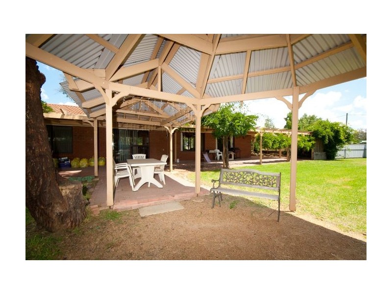 120 Dight St, Jindera NSW 2642