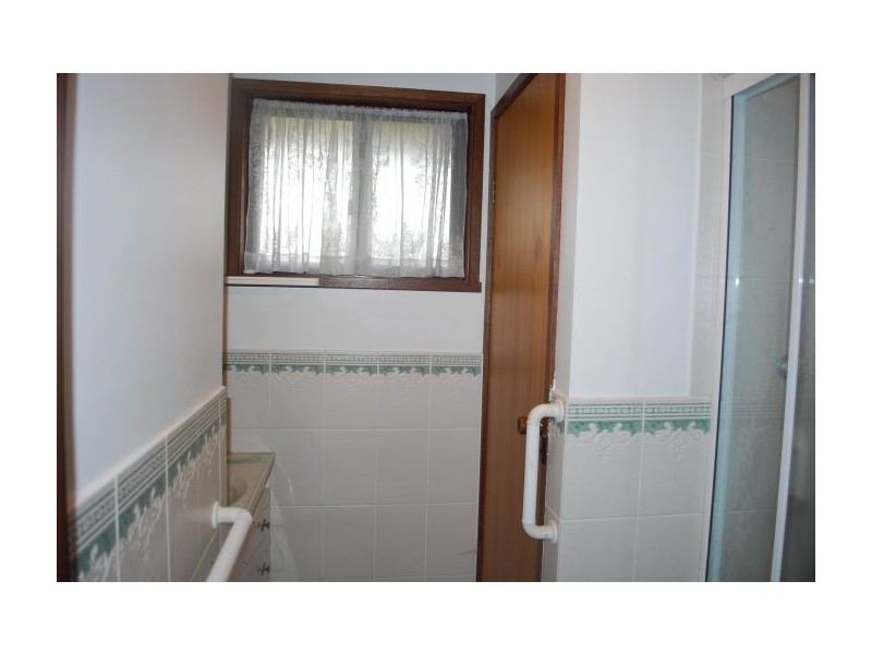 2/374 Sandrina Drive, Lavington NSW 2641