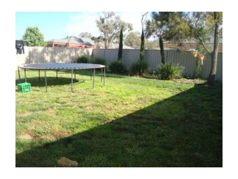 212 Kaitlers Rd, Lavington NSW 2641