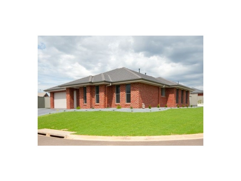 1 Owl Court, Thurgoona NSW 2640