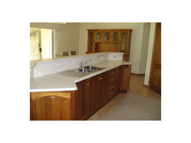 27 Alawarra Road, Lavington NSW 2641