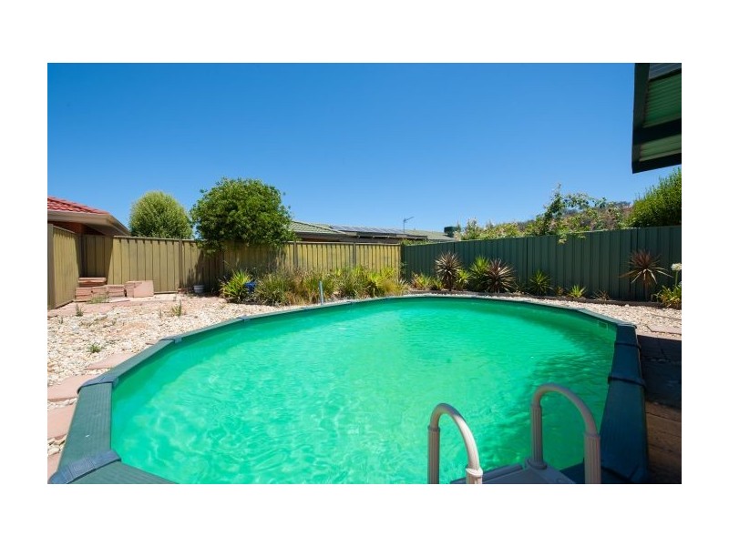 11 Beaus Crt, East Albury NSW 2640
