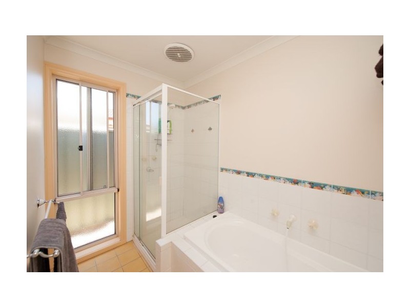 11 Beaus Crt, East Albury NSW 2640