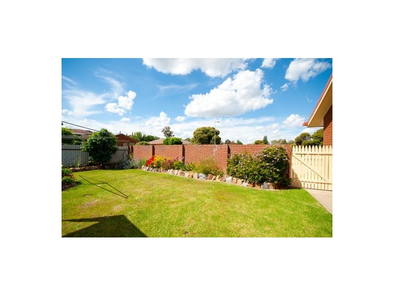 1/23 Wentworth Crt, Lavington NSW 2641