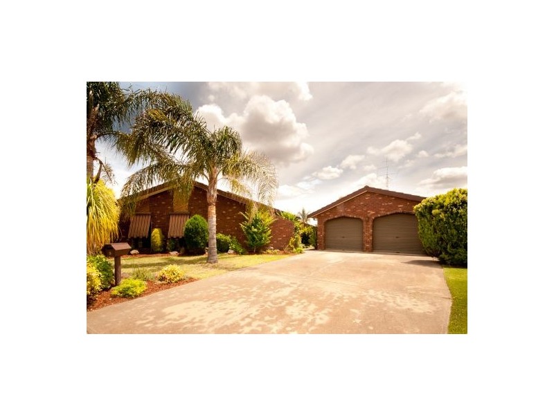 5 Rowen Crt, Lavington NSW 2641