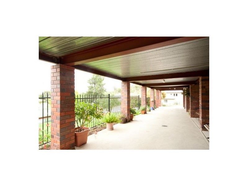 700 Pearsall St, Lavington NSW 2641