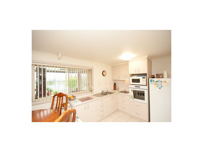 700 Pearsall St, Lavington NSW 2641