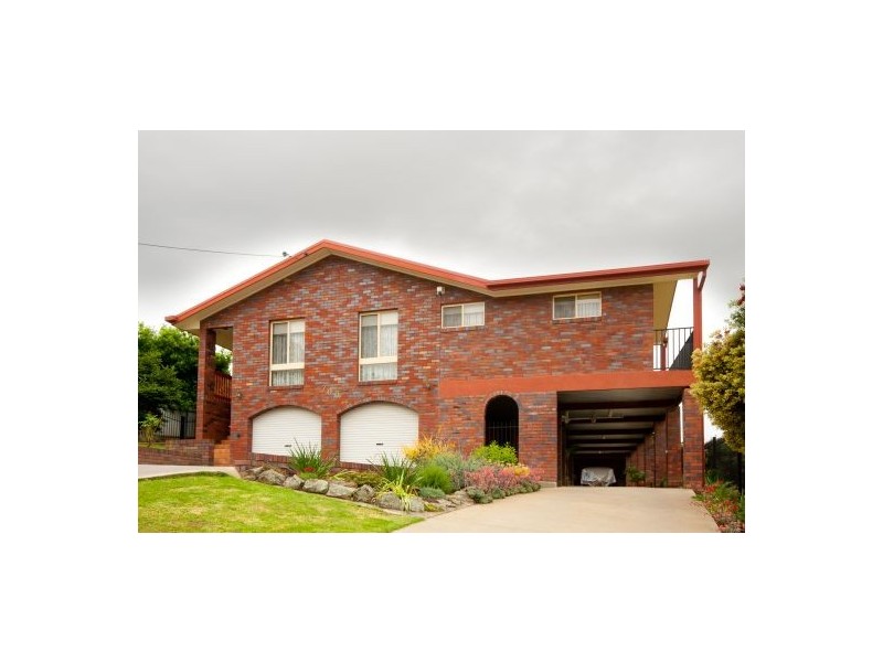 700 Pearsall St, Lavington NSW 2641