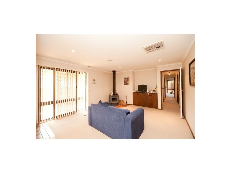 14 Kensington Crt, Thurgoona NSW 2640