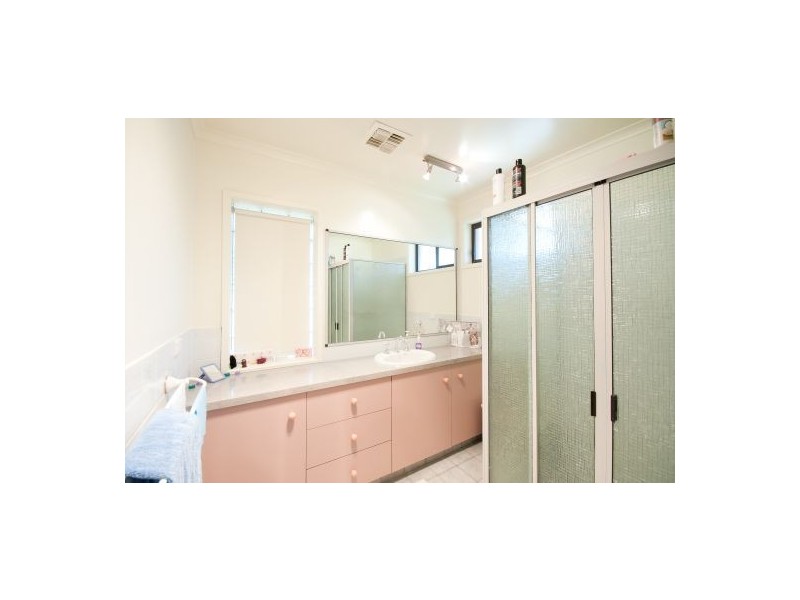 14 Kensington Crt, Thurgoona NSW 2640