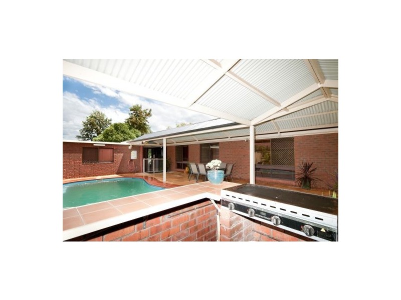 14 Kensington Crt, Thurgoona NSW 2640