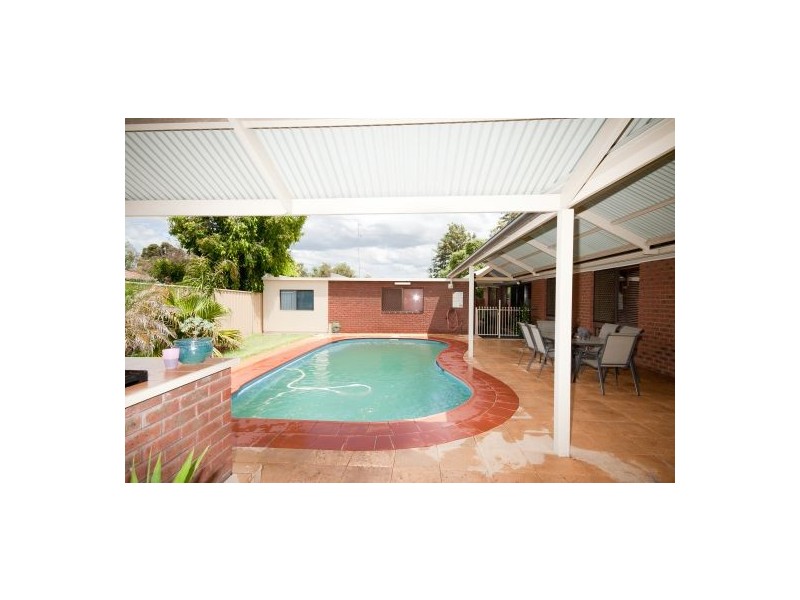 14 Kensington Crt, Thurgoona NSW 2640