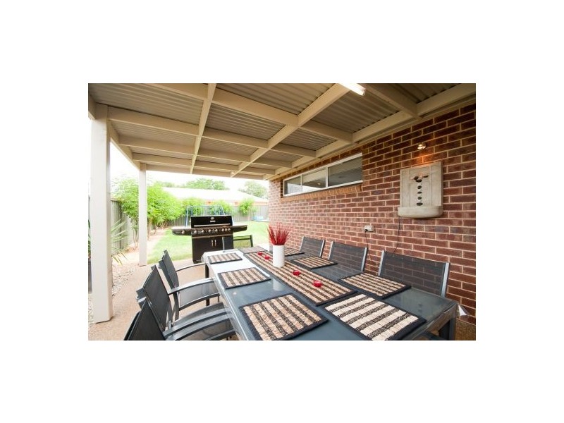 121 Whitebox Cct, Thurgoona NSW 2640