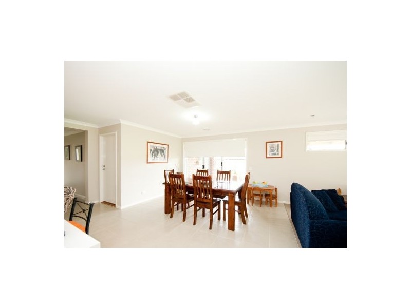 121 Whitebox Cct, Thurgoona NSW 2640
