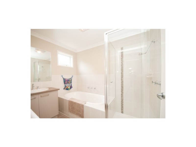 121 Whitebox Cct, Thurgoona NSW 2640