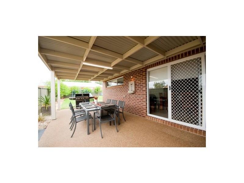 121 Whitebox Cct, Thurgoona NSW 2640