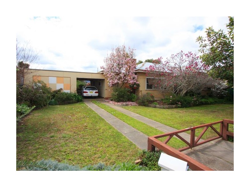 386 Union Rd, Lavington NSW 2641