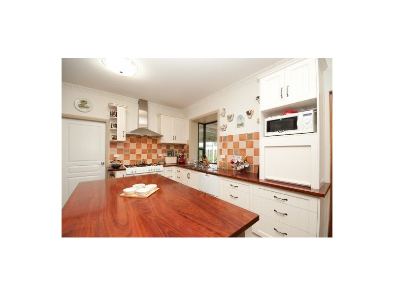 139 Townsend St, Howlong NSW 2643