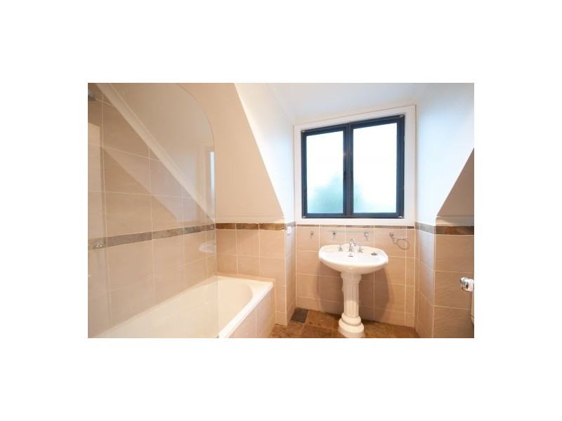 139 Townsend St, Howlong NSW 2643