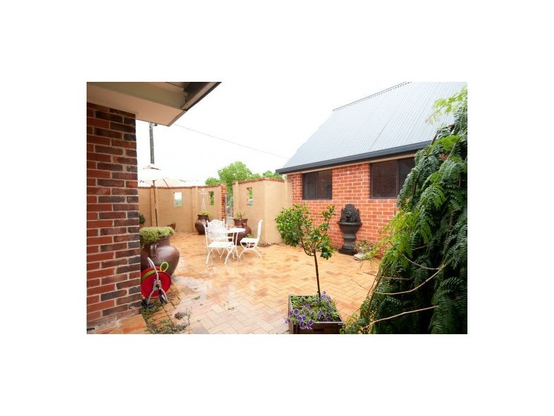 139 Townsend St, Howlong NSW 2643
