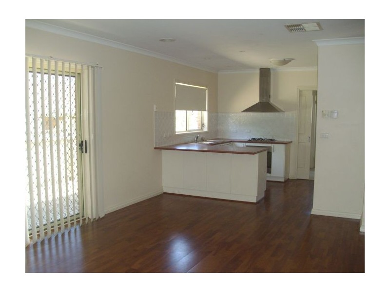 Unit 2/41 Harmer St, Lavington NSW 2641