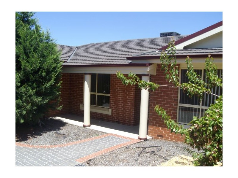 Unit 2/41 Harmer St, Lavington NSW 2641