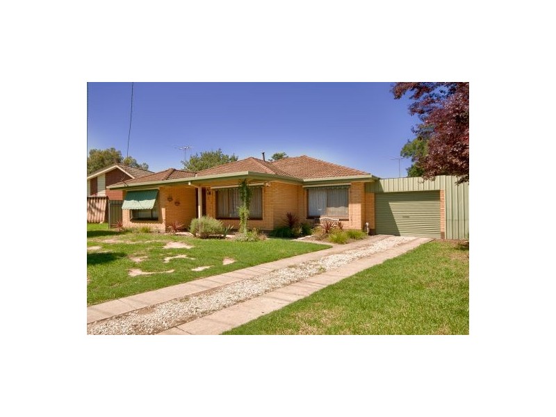 318 Sutherland St, Lavington NSW 2641